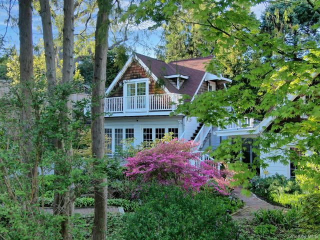 32 Laveta Place, Nyack, NY 10960