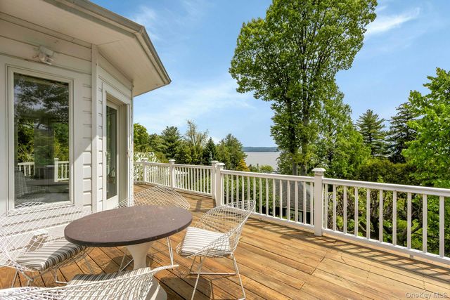 32 Laveta Place, Nyack, NY 10960