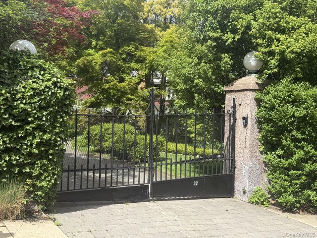 32 Laveta Place, Nyack, NY 10960
