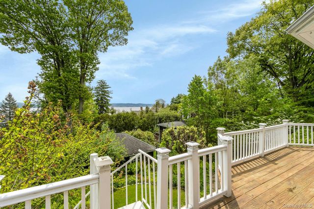 32 Laveta Place, Nyack, NY 10960