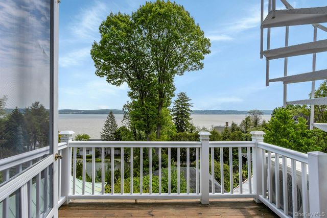 32 Laveta Place, Nyack, NY 10960