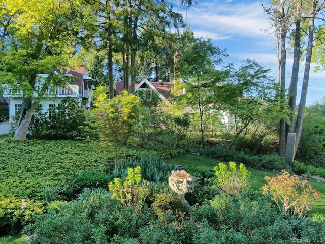 32 Laveta Place, Nyack, NY 10960