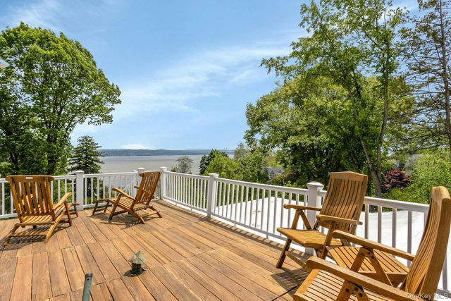 32 Laveta Place, Nyack, NY 10960