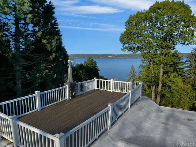 32 Laveta Place, Nyack, NY 10960