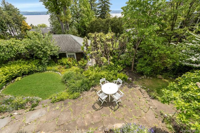 32 Laveta Place, Nyack, NY 10960