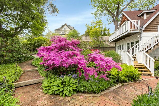 32 Laveta Place, Nyack, NY 10960