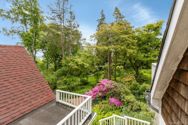 32 Laveta Place, Nyack, NY 10960