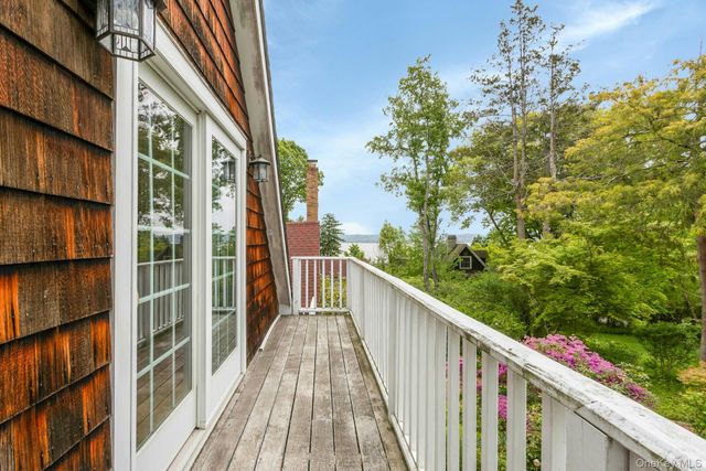 32 Laveta Place, Nyack, NY 10960