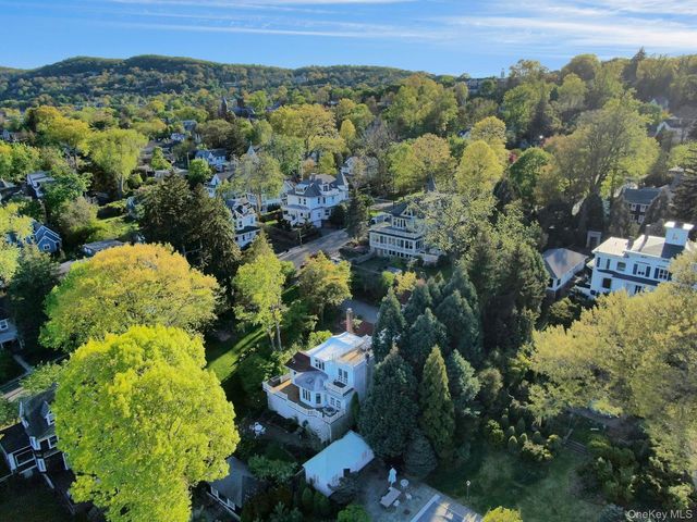 32 Laveta Place, Nyack, NY 10960