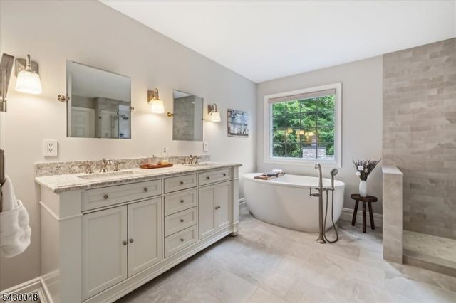 11 King Alex Ct, Sparta Twp., NJ 07871