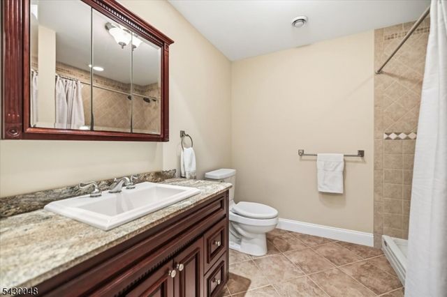 11 King Alex Ct, Sparta Twp., NJ 07871