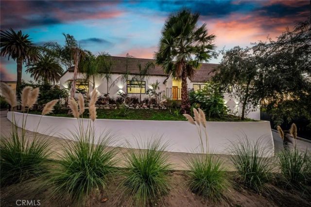 1145 S Longwood, Los Angeles, CA 90019