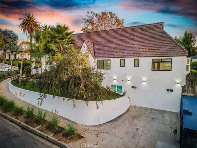 1145 S Longwood, Los Angeles, CA 90019