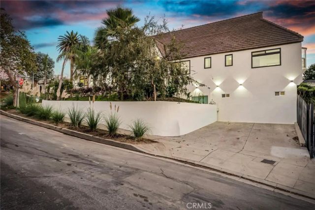 1145 S Longwood, Los Angeles, CA 90019