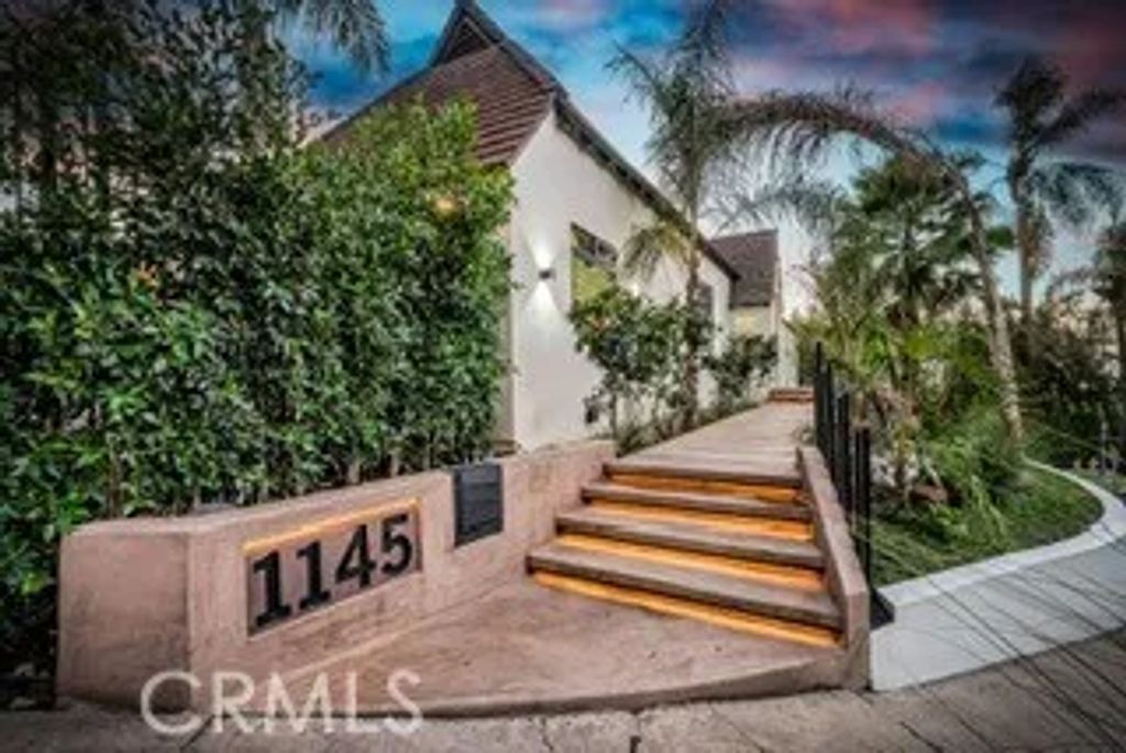 1145 S Longwood, Los Angeles, CA 90019