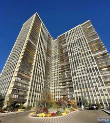 300 Winston Drive 323, Cliffside Park, NJ 07010