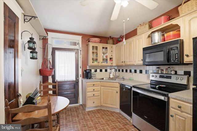 243 W FRANKLIN ST, Ephrata, PA 17522