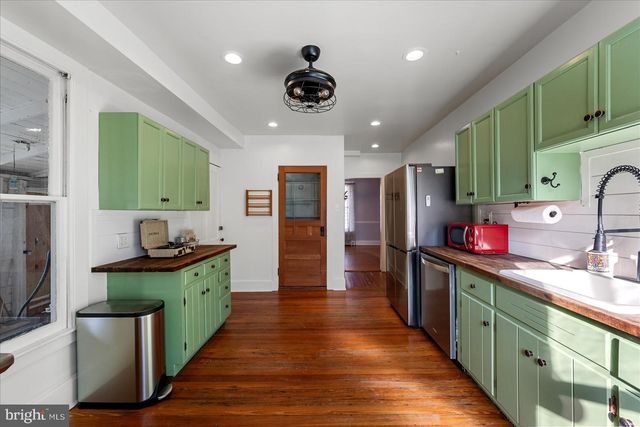 10 NEW CUT RD, Round Hill, VA 20141