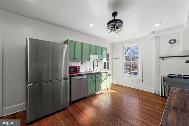 10 NEW CUT RD, Round Hill, VA 20141