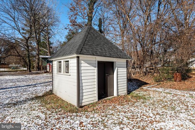 10 NEW CUT RD, Round Hill, VA 20141