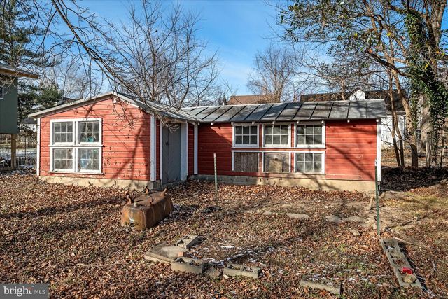 10 NEW CUT RD, Round Hill, VA 20141