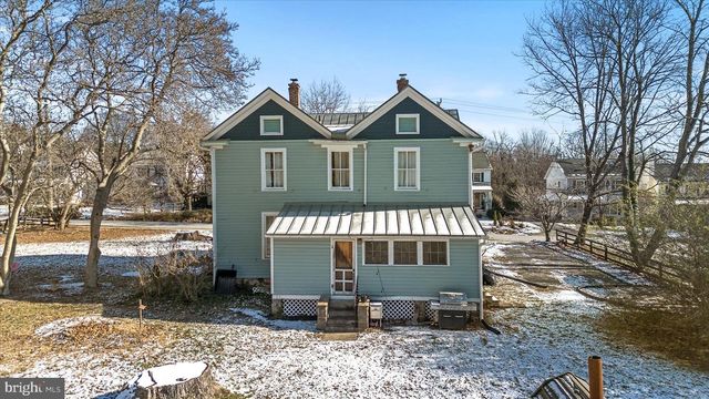 10 NEW CUT RD, Round Hill, VA 20141