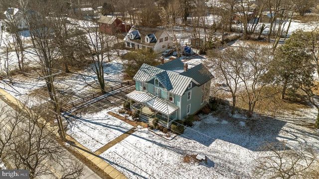 10 NEW CUT RD, Round Hill, VA 20141