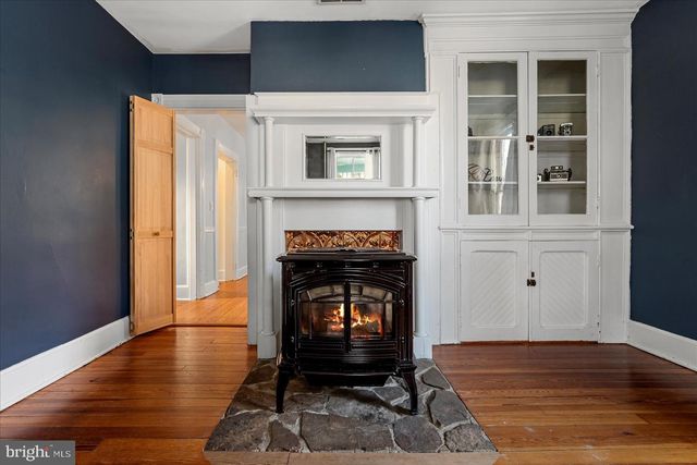 10 NEW CUT RD, Round Hill, VA 20141