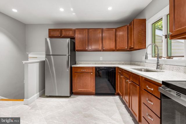 1207 FLINT HILL RD, Wilmington, DE 19808
