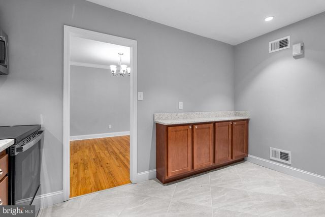 1207 FLINT HILL RD, Wilmington, DE 19808