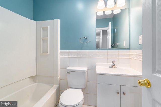 1207 FLINT HILL RD, Wilmington, DE 19808