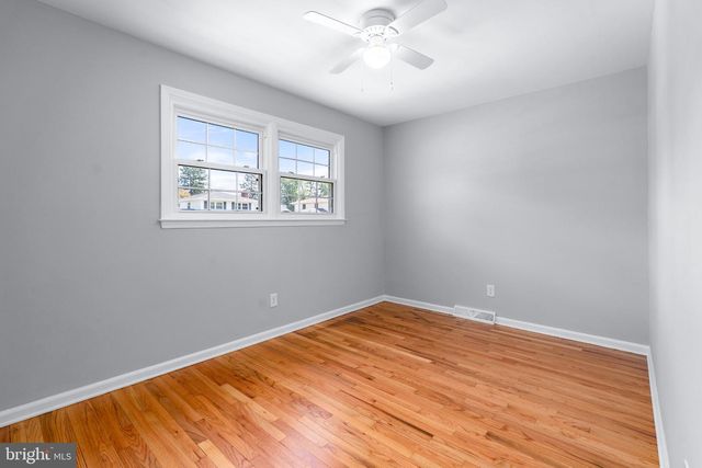 1207 FLINT HILL RD, Wilmington, DE 19808