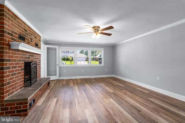 1207 FLINT HILL RD, Wilmington, DE 19808
