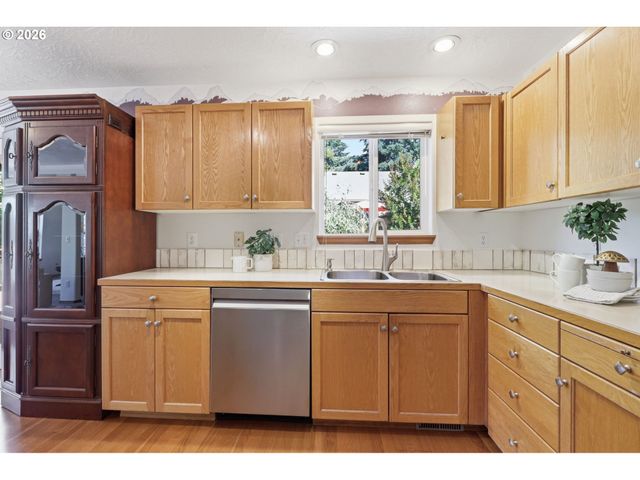 22890 Sw LINCOLN St, Sherwood, OR 97140