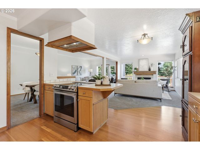 22890 Sw LINCOLN St, Sherwood, OR 97140