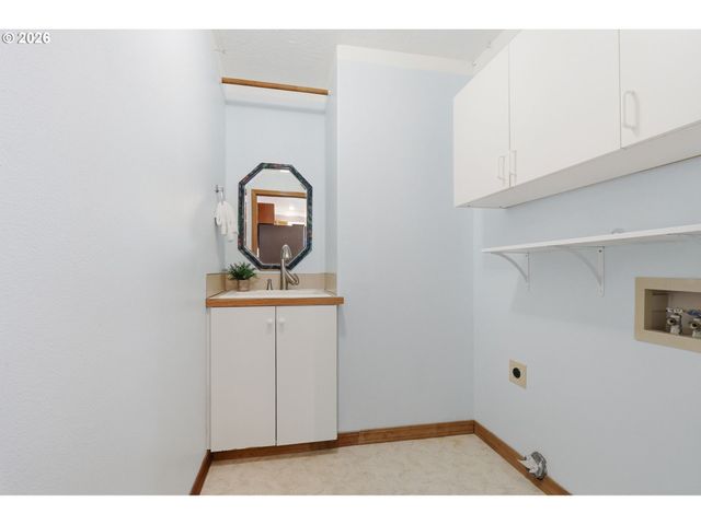 22890 Sw LINCOLN St, Sherwood, OR 97140