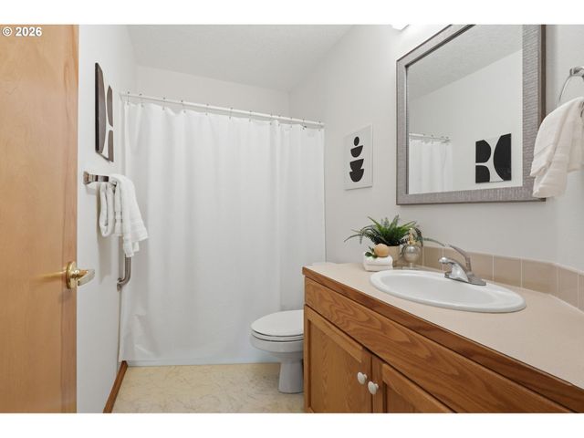 22890 Sw LINCOLN St, Sherwood, OR 97140