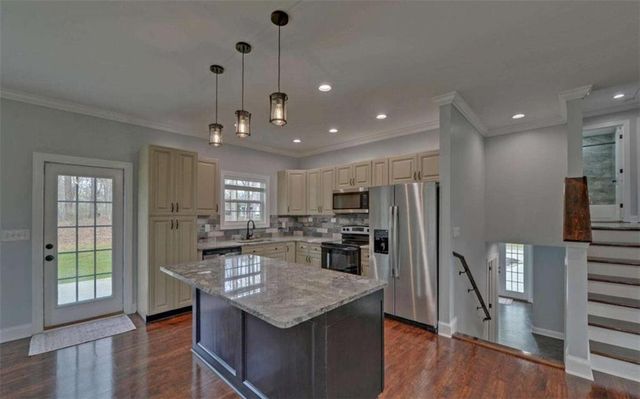 5270 Union Circle, Flowery Branch, GA 30542
