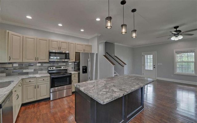 5270 Union Circle, Flowery Branch, GA 30542