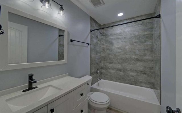 5270 Union Circle, Flowery Branch, GA 30542