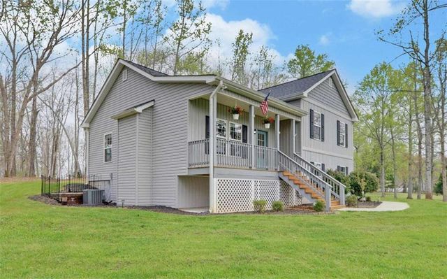 5270 Union Circle, Flowery Branch, GA 30542
