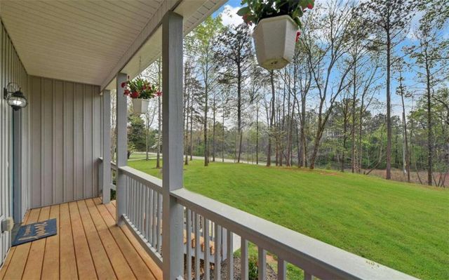 5270 Union Circle, Flowery Branch, GA 30542