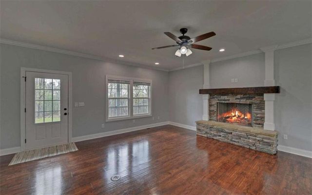 5270 Union Circle, Flowery Branch, GA 30542