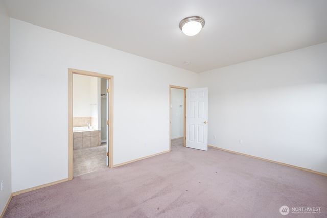 901 W Windrose Drive, Moses Lake, WA 98837