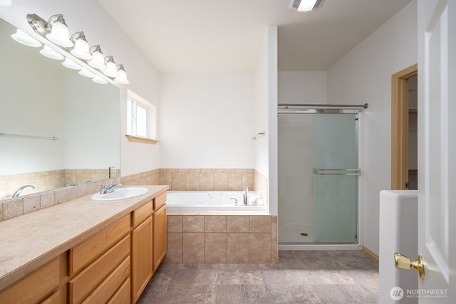 901 W Windrose Drive, Moses Lake, WA 98837