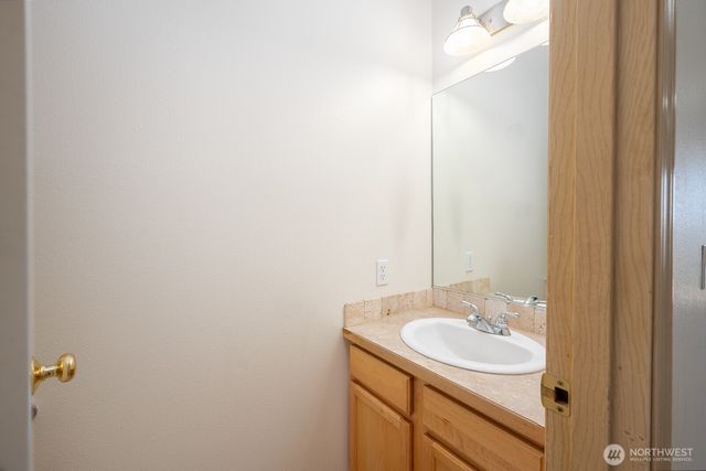 901 W Windrose Drive, Moses Lake, WA 98837