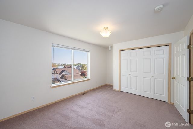 901 W Windrose Drive, Moses Lake, WA 98837