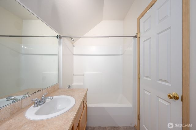 901 W Windrose Drive, Moses Lake, WA 98837