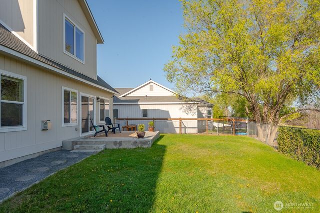 901 W Windrose Drive, Moses Lake, WA 98837