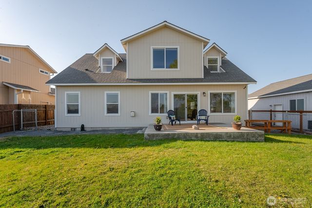 901 W Windrose Drive, Moses Lake, WA 98837